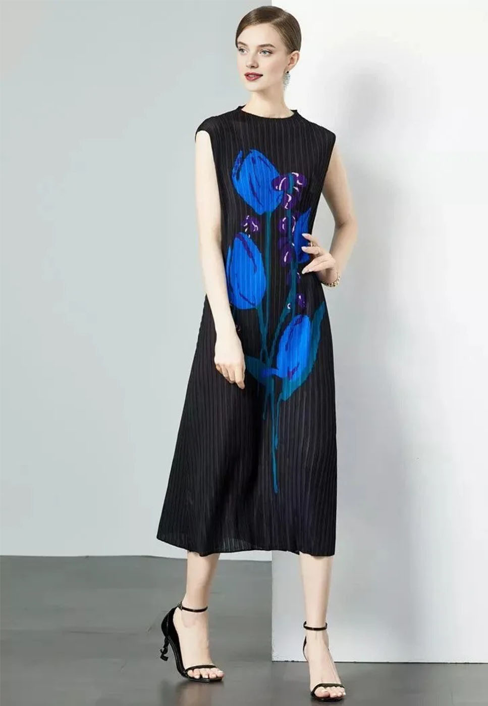  Fashionable lightweight long stretch slim dress Black blue